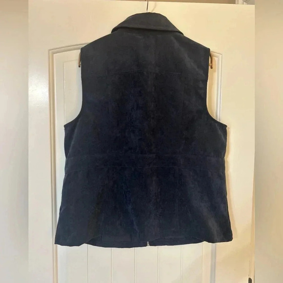 Fall 2025 Trend. CJ Banks Navy Microsuede Vest. Luxe Neutral. Layering. Suede. - Picture 2 of 6